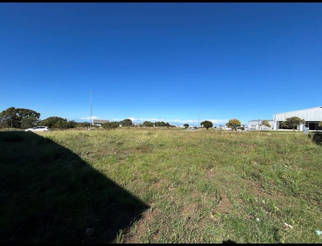 1,097M² VACANT LAND FOR SALE IN FOUNTAINS ESTATE